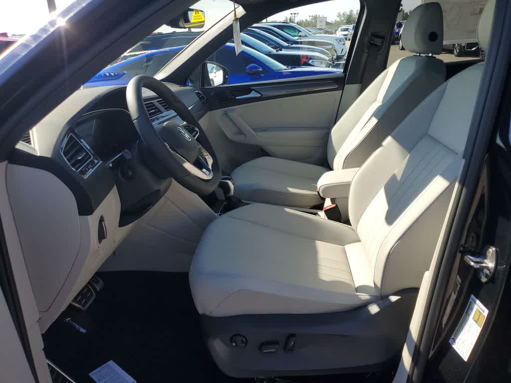 2024 Volkswagen Tiguan SE R-Line Black