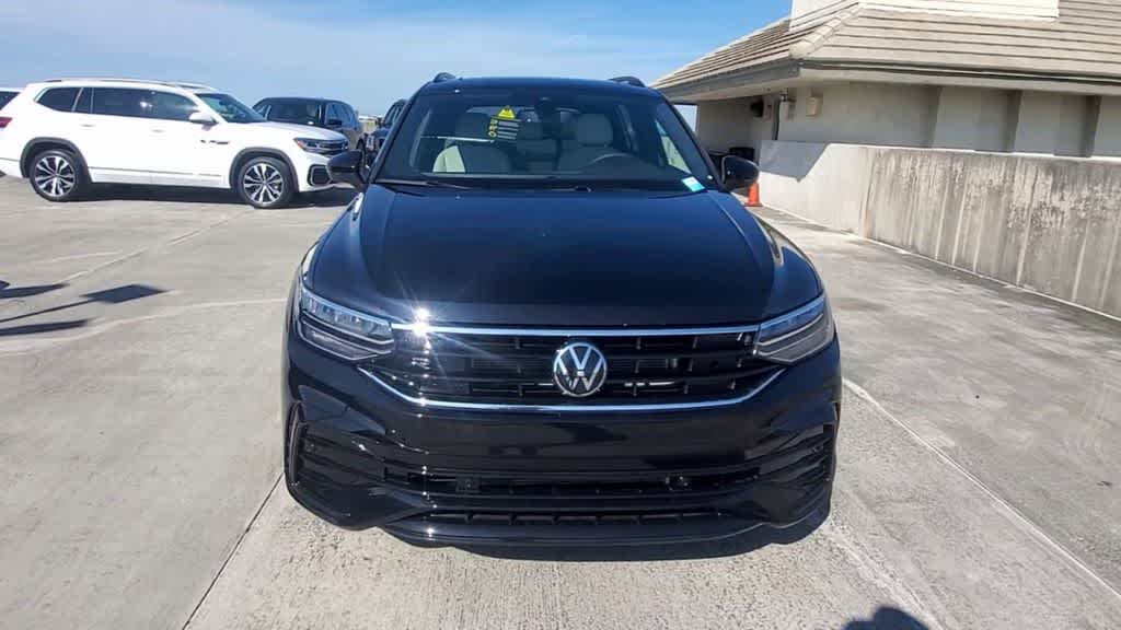2024 Volkswagen Tiguan SE R-Line Black