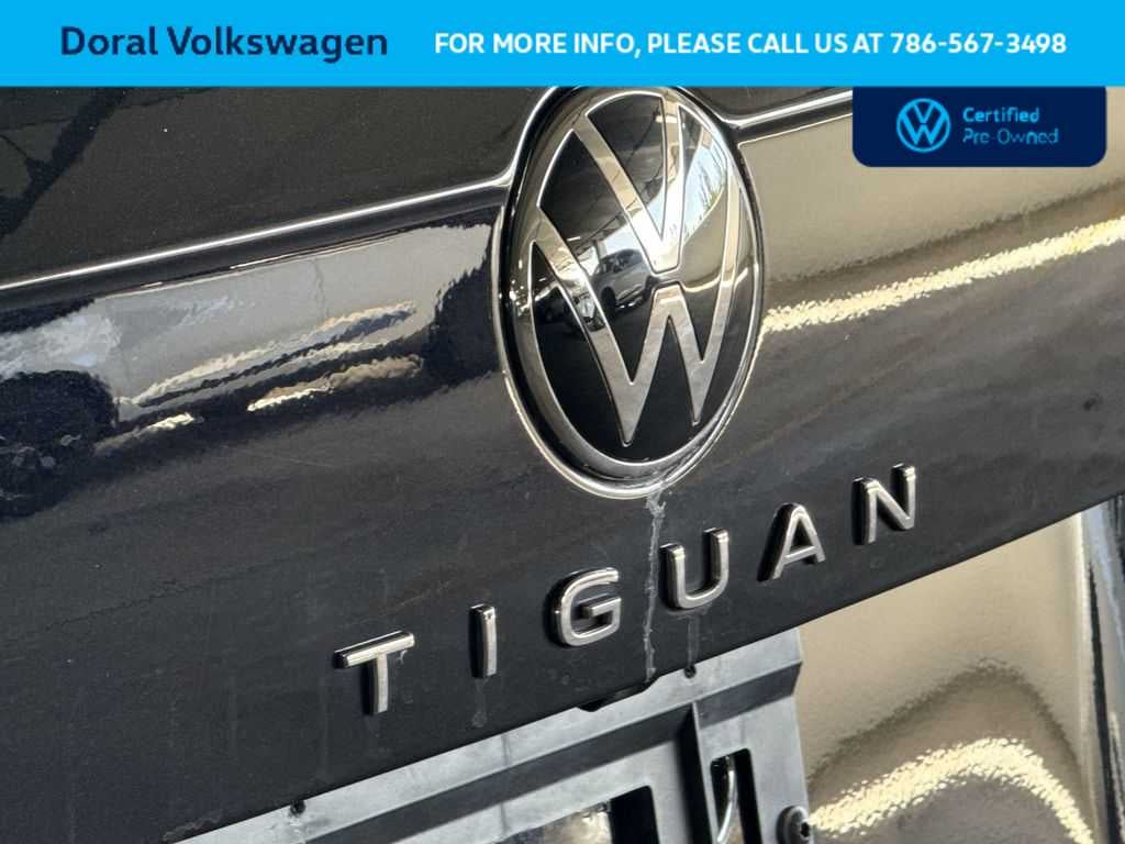 2023 Volkswagen Tiguan SE R-Line Black