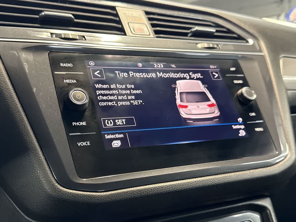 2023 Volkswagen Tiguan SE R-Line Black