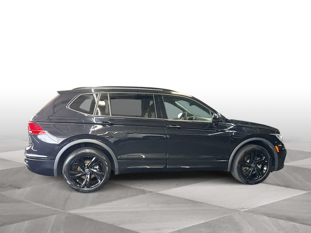 2023 Volkswagen Tiguan SE R-Line Black