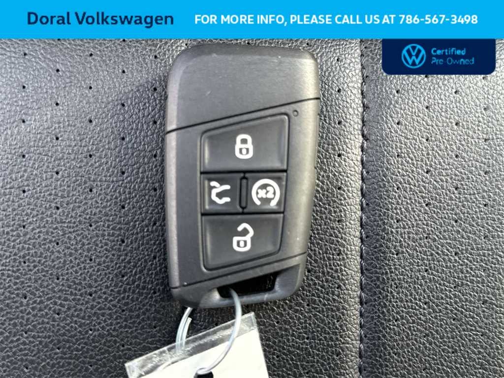 2024 Volkswagen Tiguan SE R-Line Black