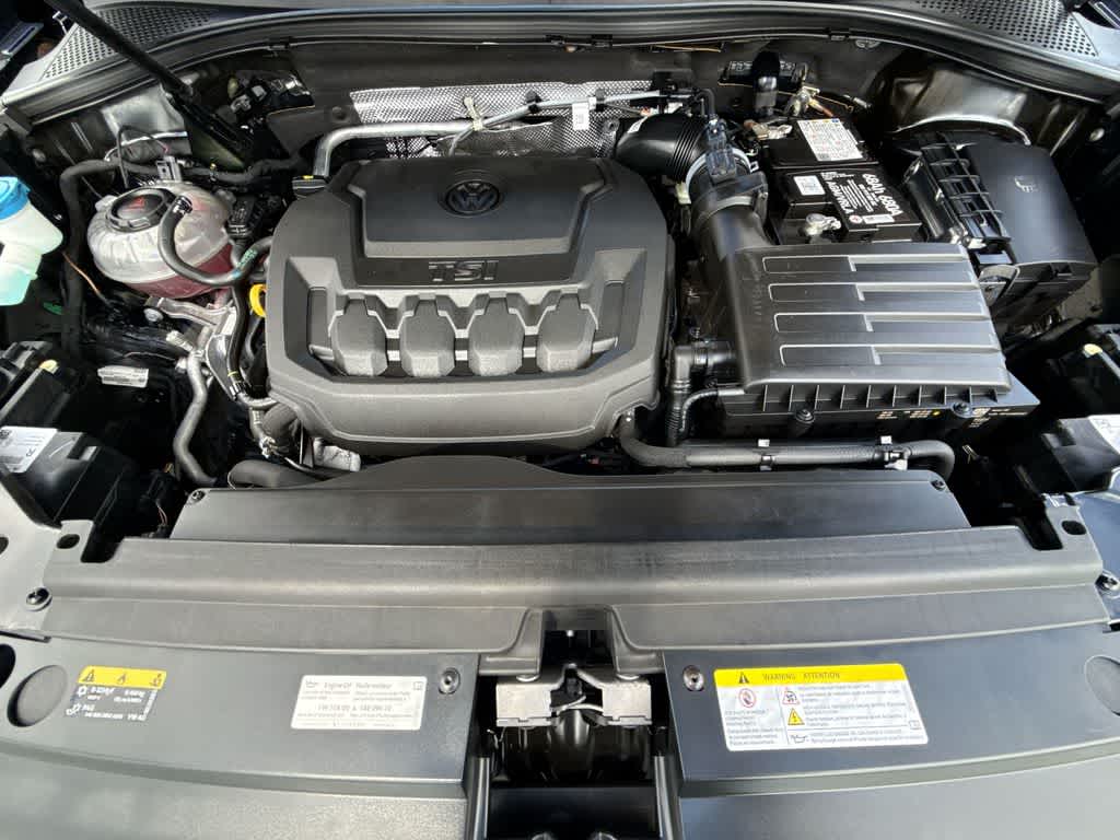2022 Volkswagen Tiguan SE R-Line Black