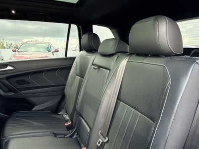 2022 Volkswagen Tiguan SE R-Line Black