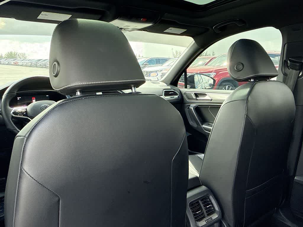 2022 Volkswagen Tiguan SE R-Line Black