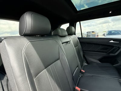 2022 Volkswagen Tiguan SE R-Line Black