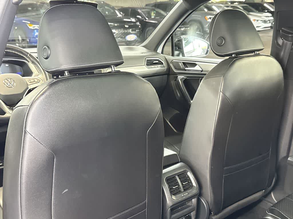 2023 Volkswagen Tiguan SE R-Line Black