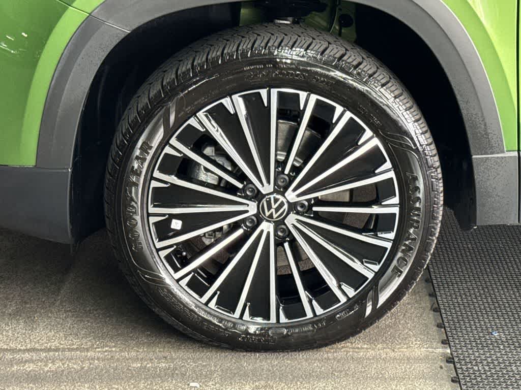 2025 Volkswagen Taos SE