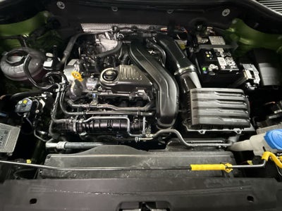 2025 Volkswagen Taos SE