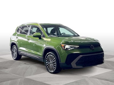 2025 Volkswagen Taos SE