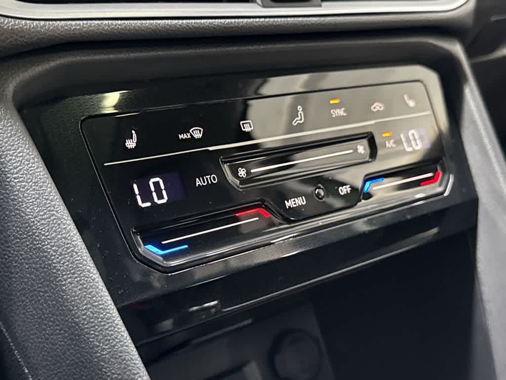 2025 Volkswagen Taos SE