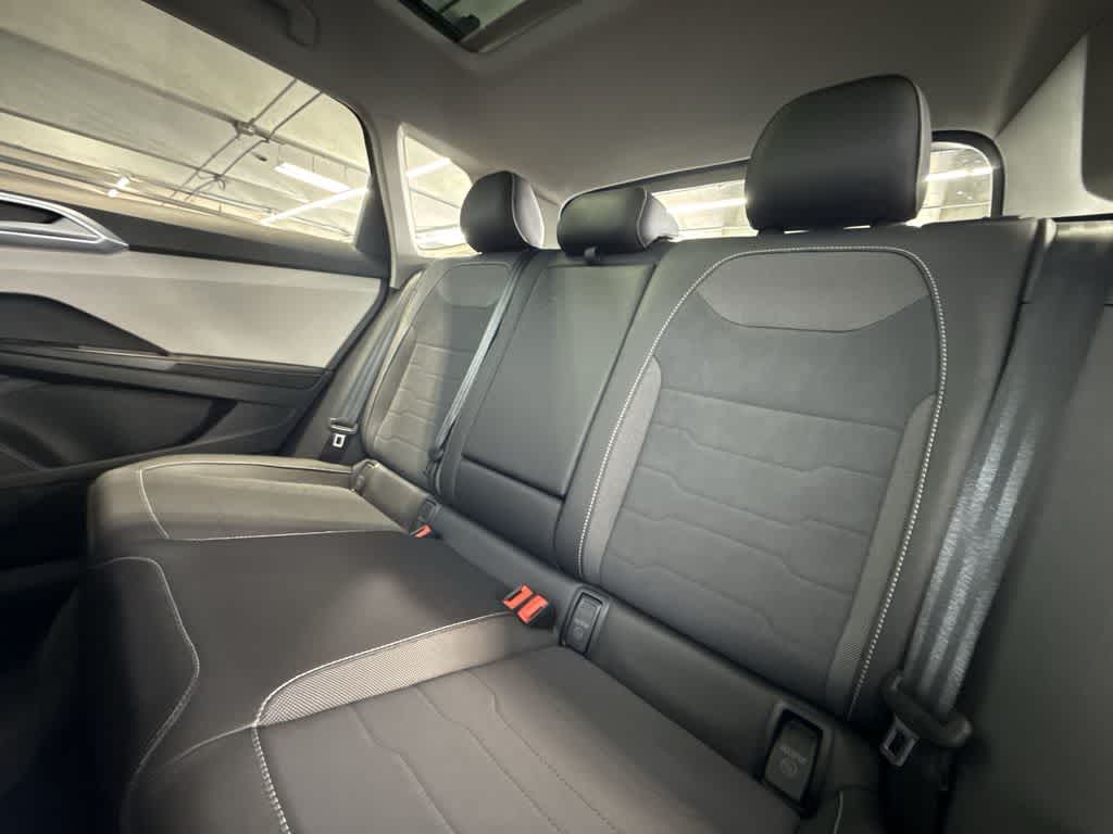 2025 Volkswagen Taos SE