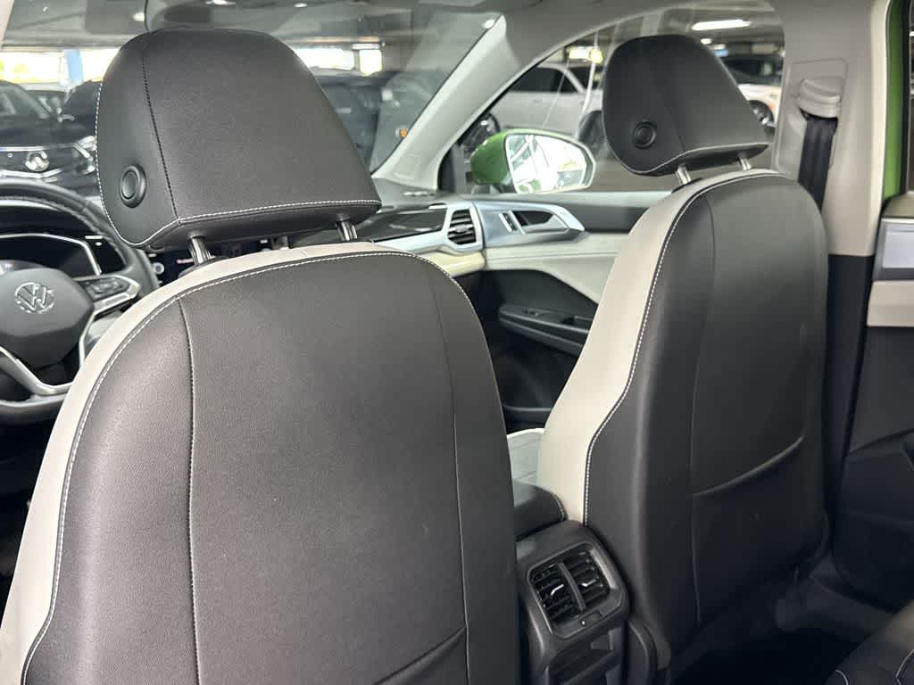 2025 Volkswagen Taos SE