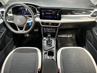 2025 Volkswagen Taos SE