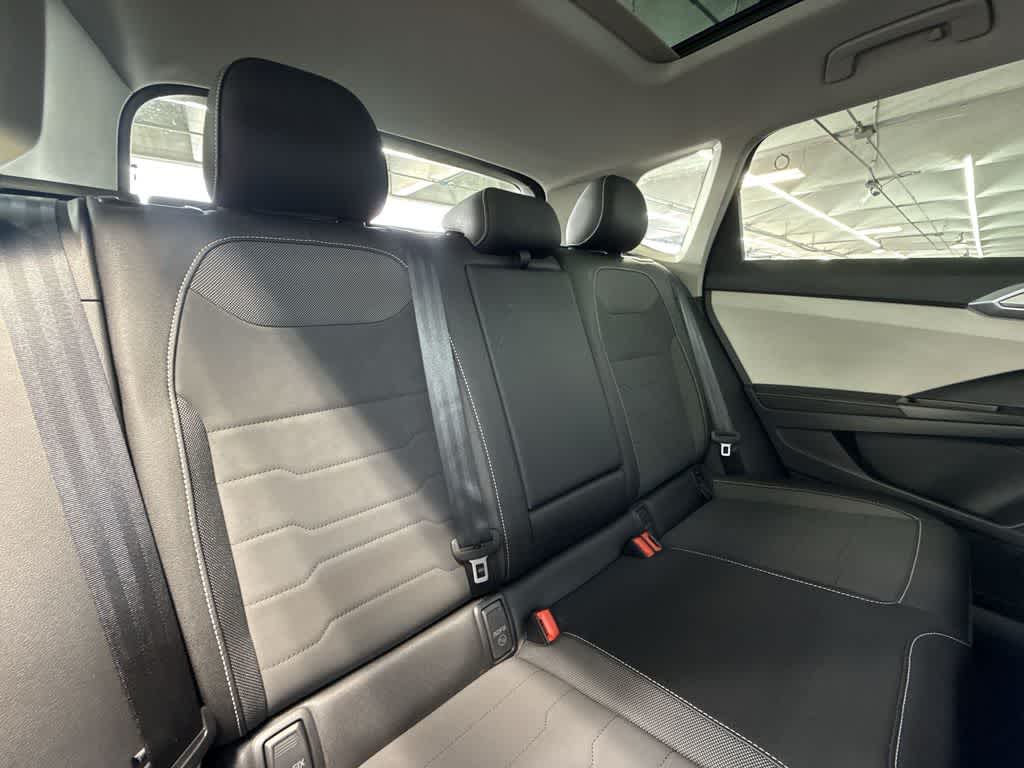 2025 Volkswagen Taos SE