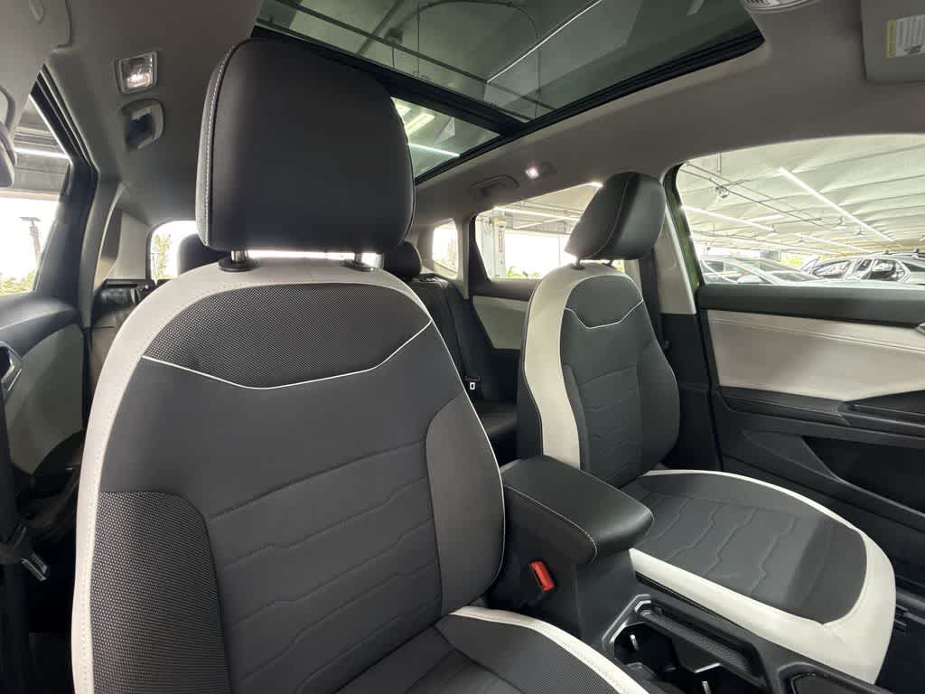 2025 Volkswagen Taos SE