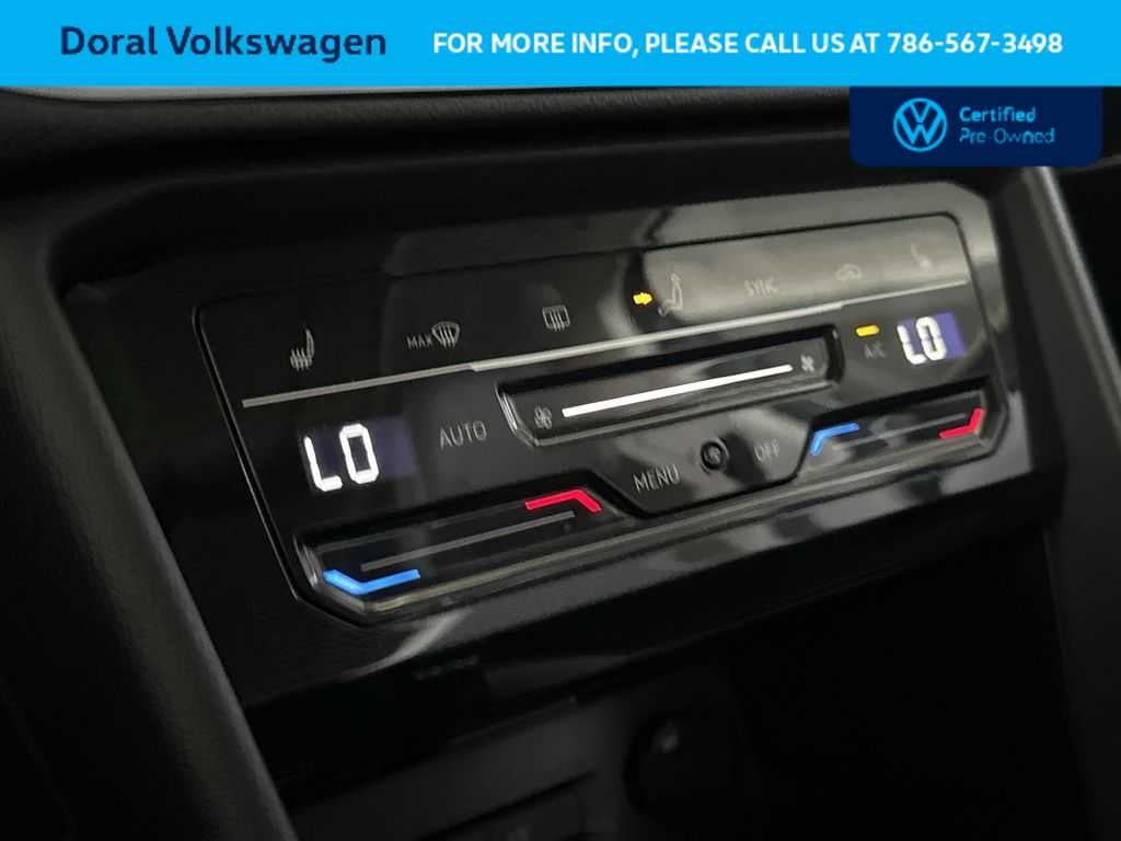 2025 Volkswagen Taos SE