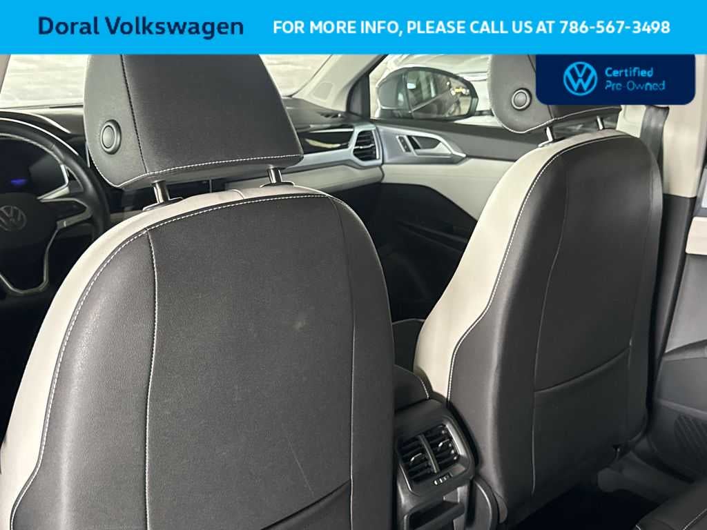 2025 Volkswagen Taos SE