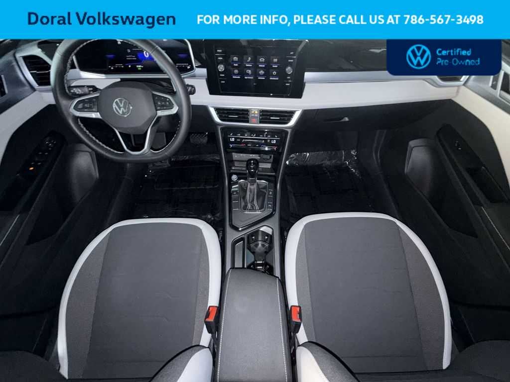 2025 Volkswagen Taos SE