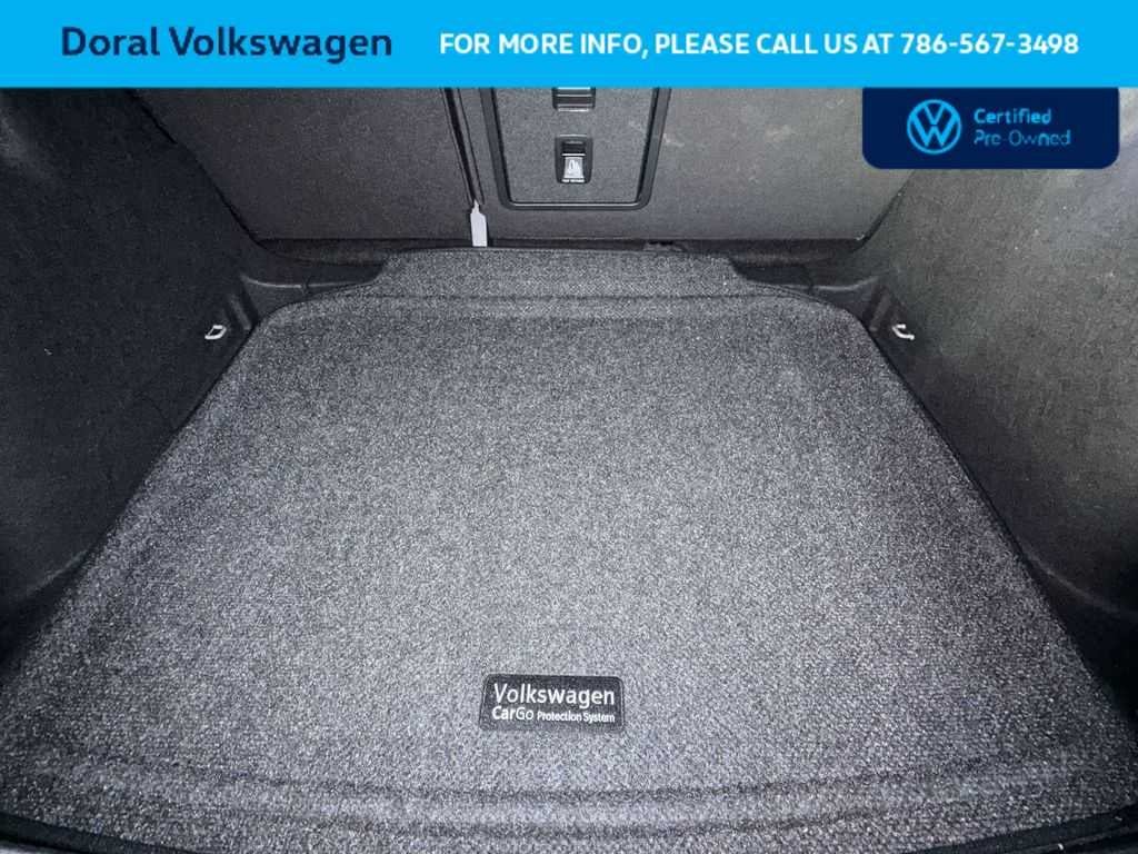 2025 Volkswagen Taos SE