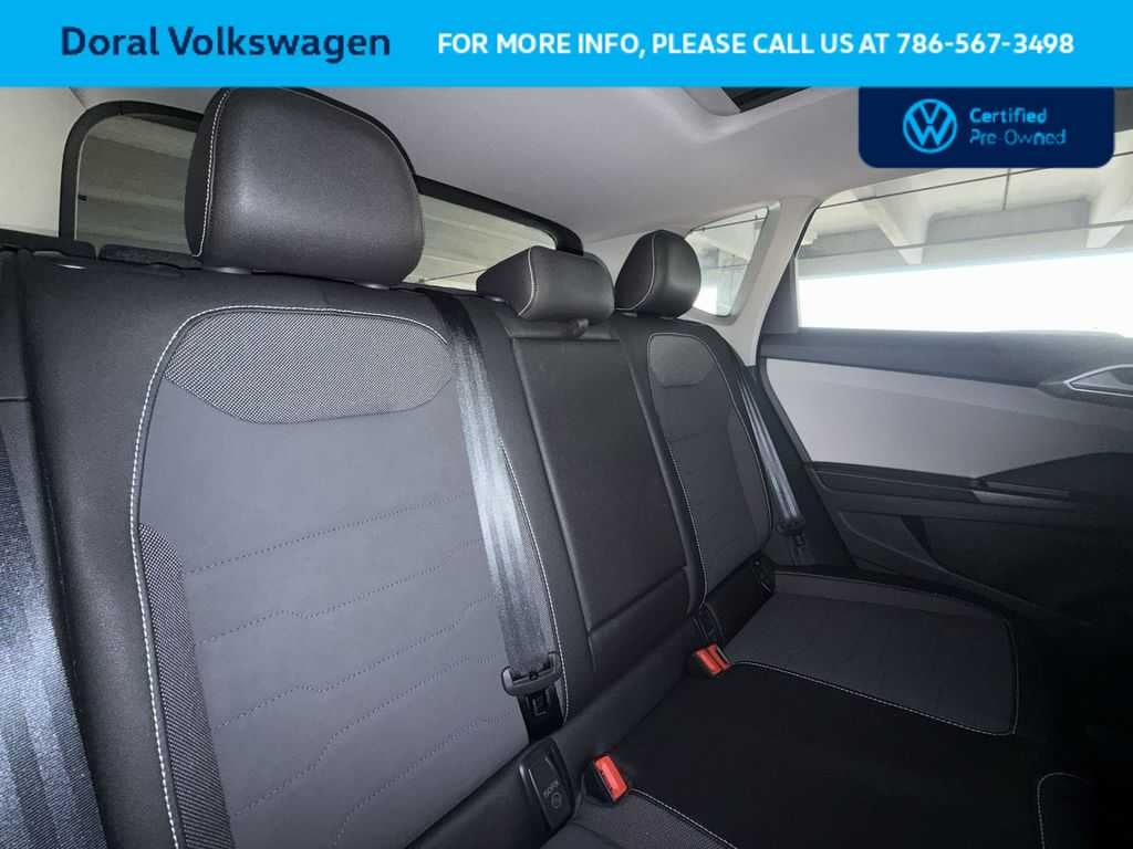 2025 Volkswagen Taos SE