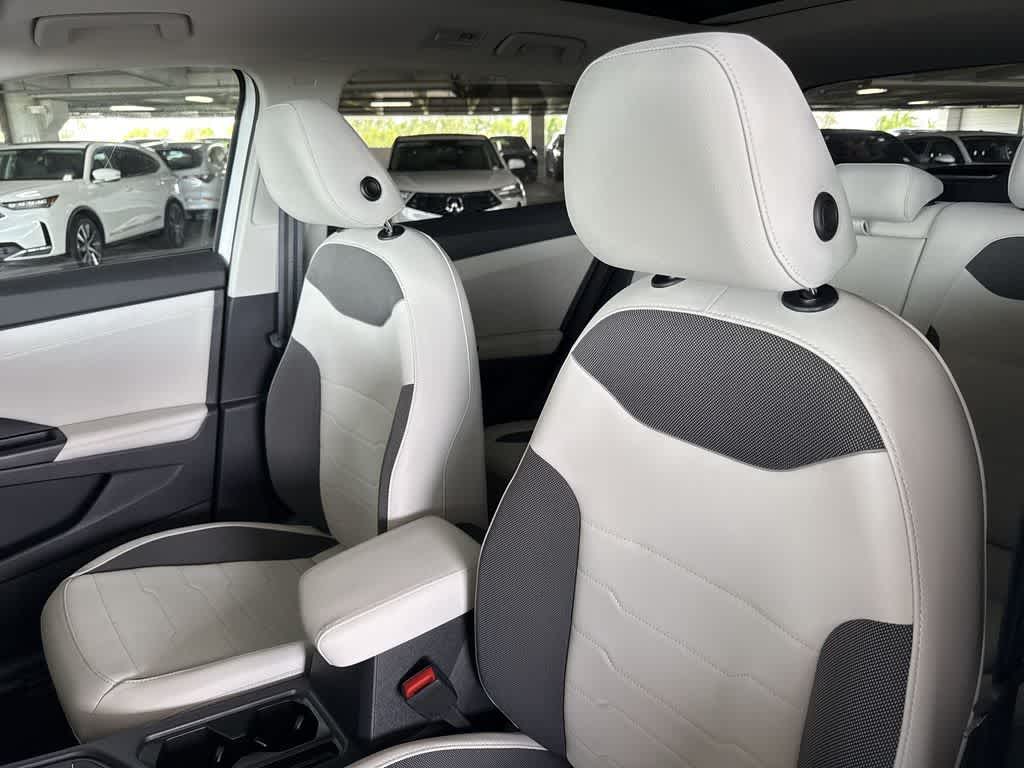 2026 Volkswagen Taos SE