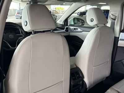 2026 Volkswagen Taos SE