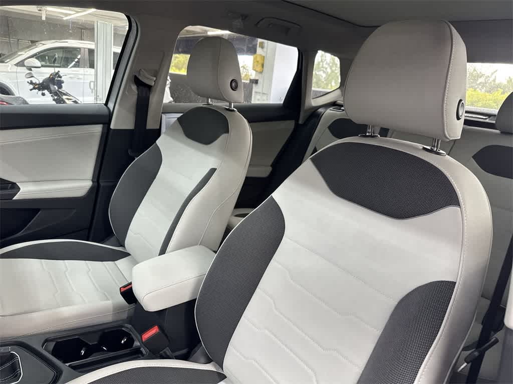 2026 Volkswagen Taos SE