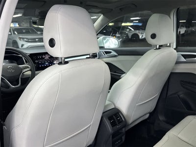 2026 Volkswagen Taos SE