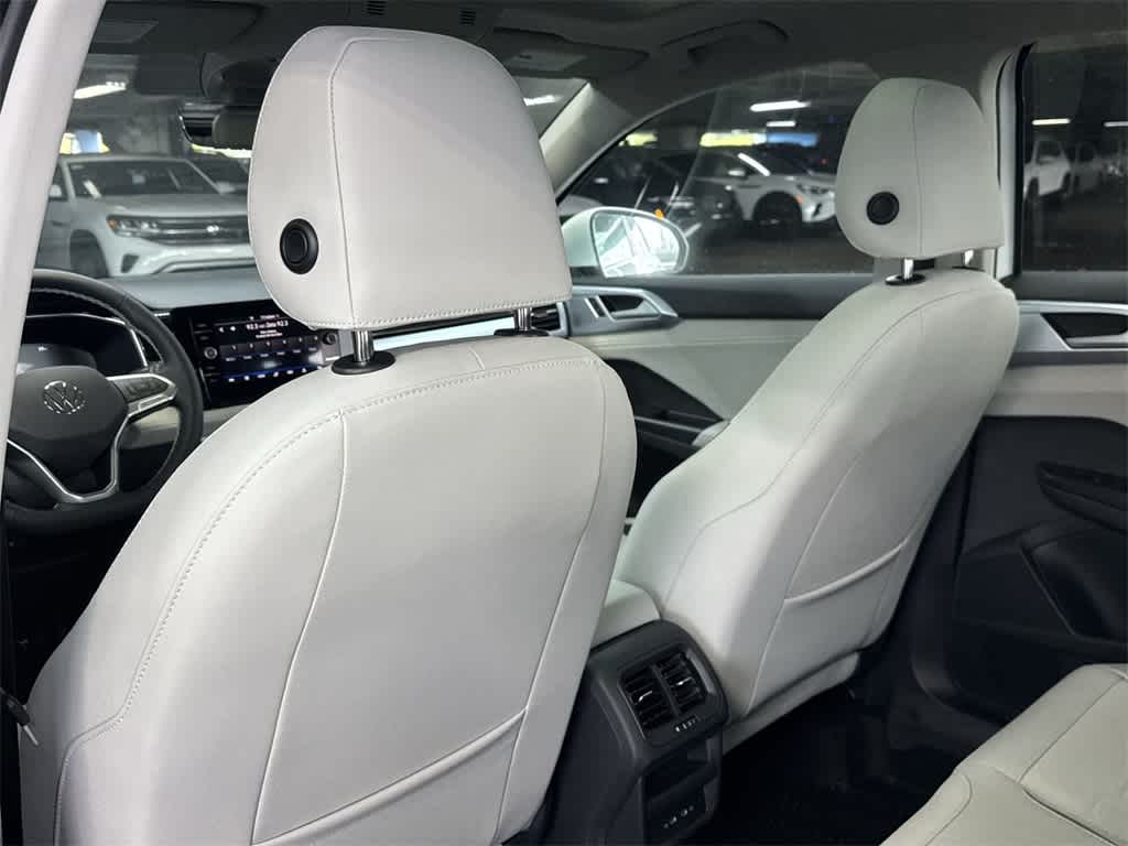 2026 Volkswagen Taos SE