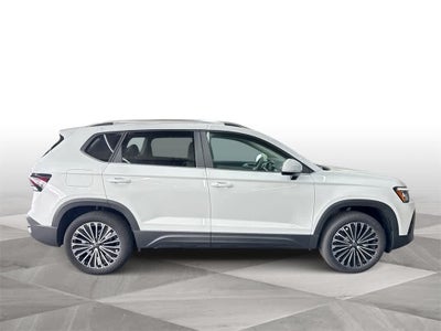 2026 Volkswagen Taos SE