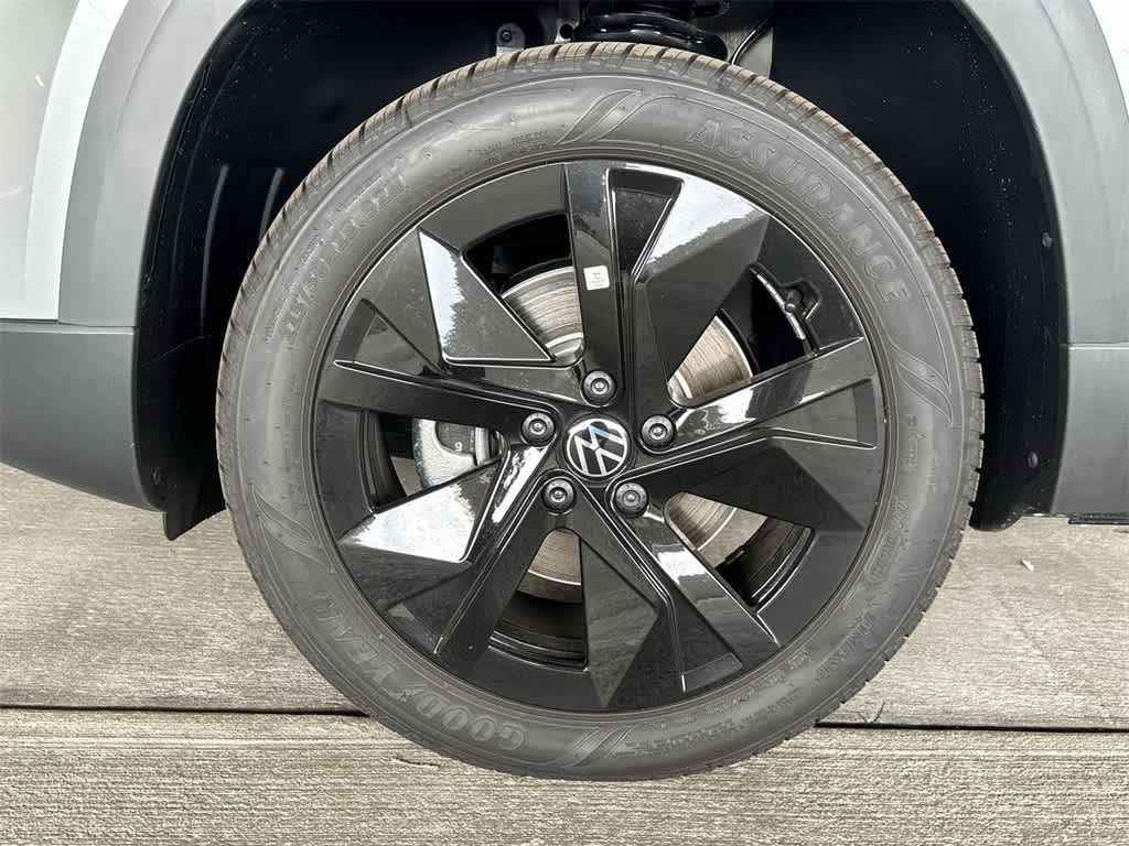 2026 Volkswagen Taos SE