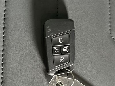 2026 Volkswagen Taos SE