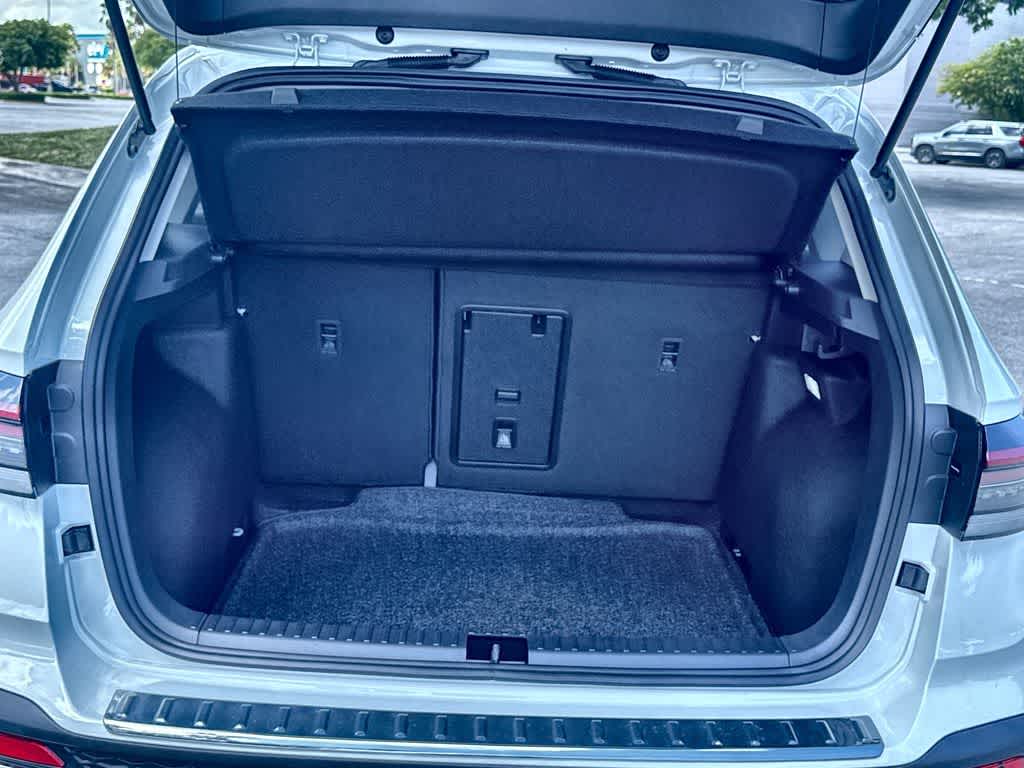 2026 Volkswagen Taos SE