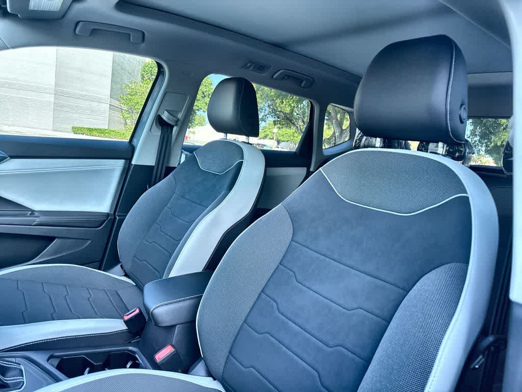 2026 Volkswagen Taos SE