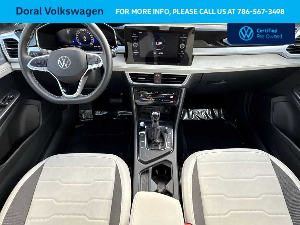 2025 Volkswagen Taos SE