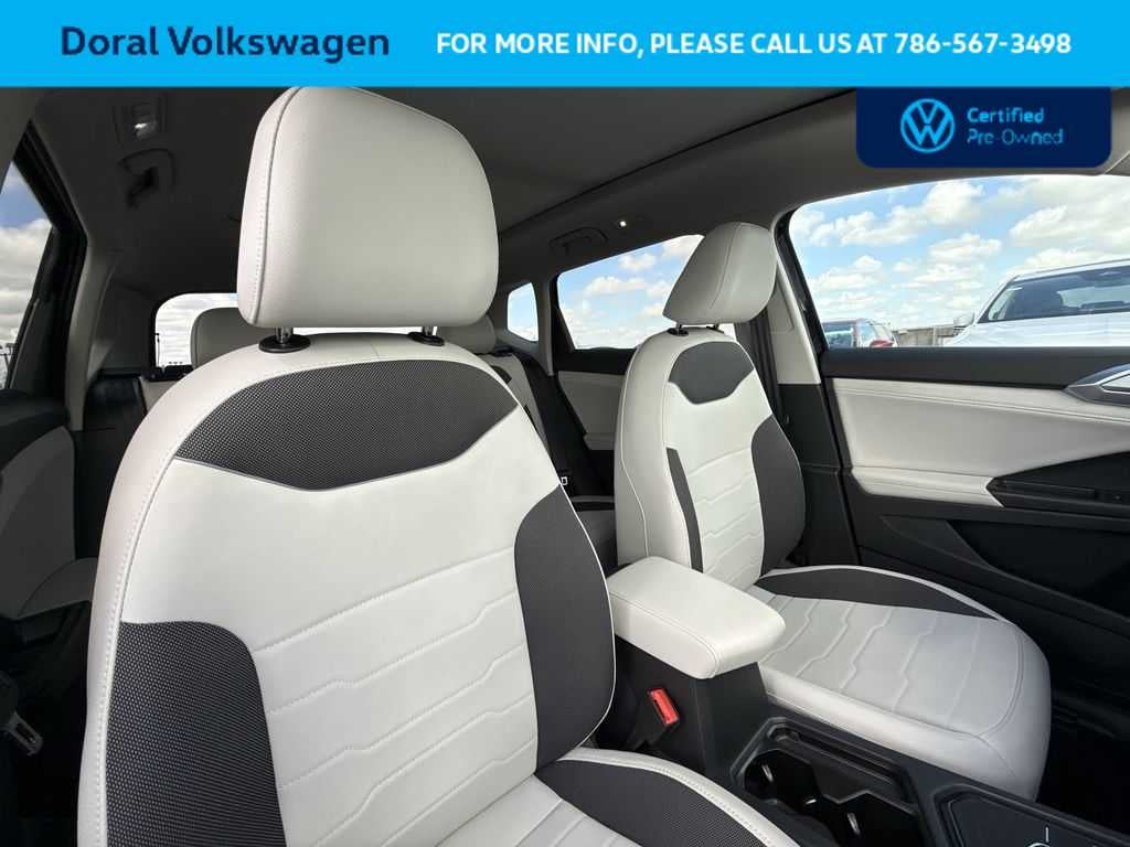 2025 Volkswagen Taos SE