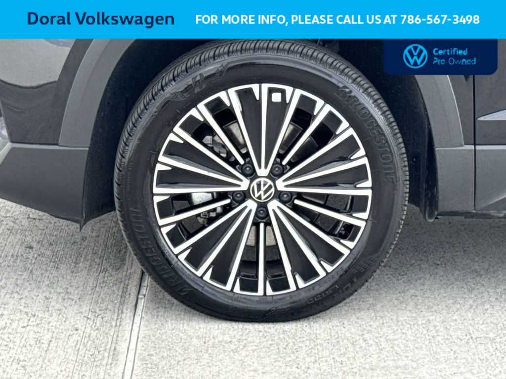 2025 Volkswagen Taos SE