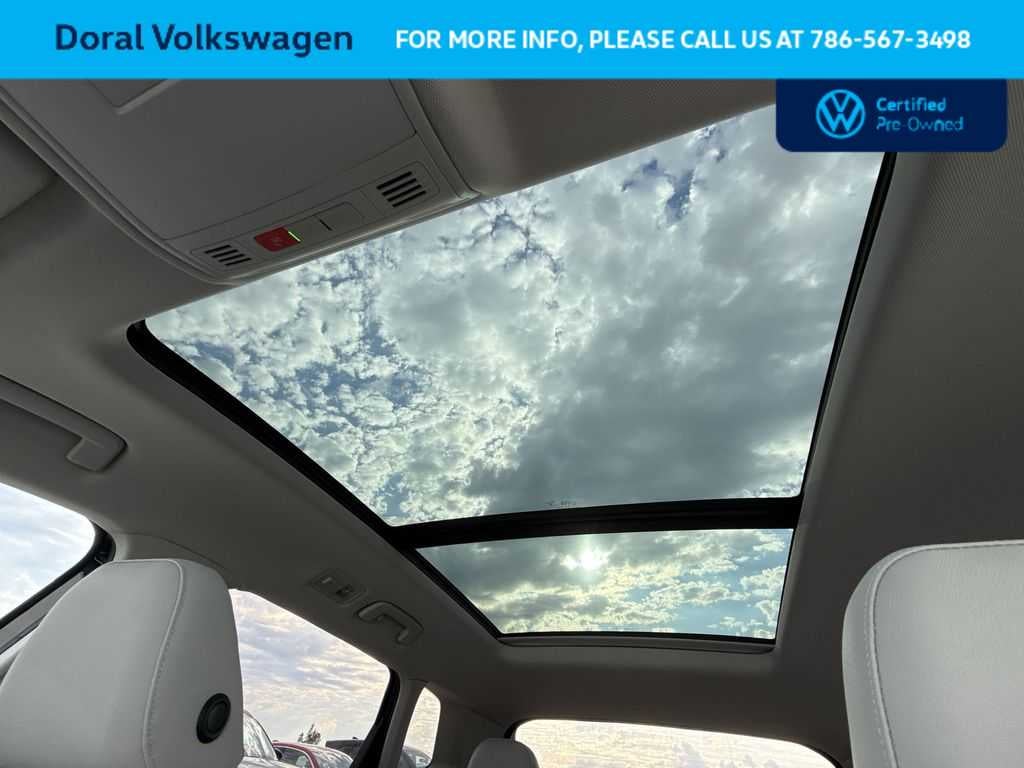 2025 Volkswagen Taos SE