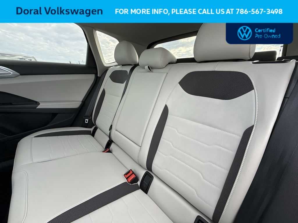 2025 Volkswagen Taos SE