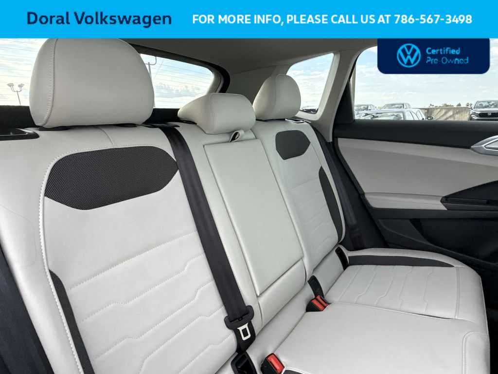 2025 Volkswagen Taos SE