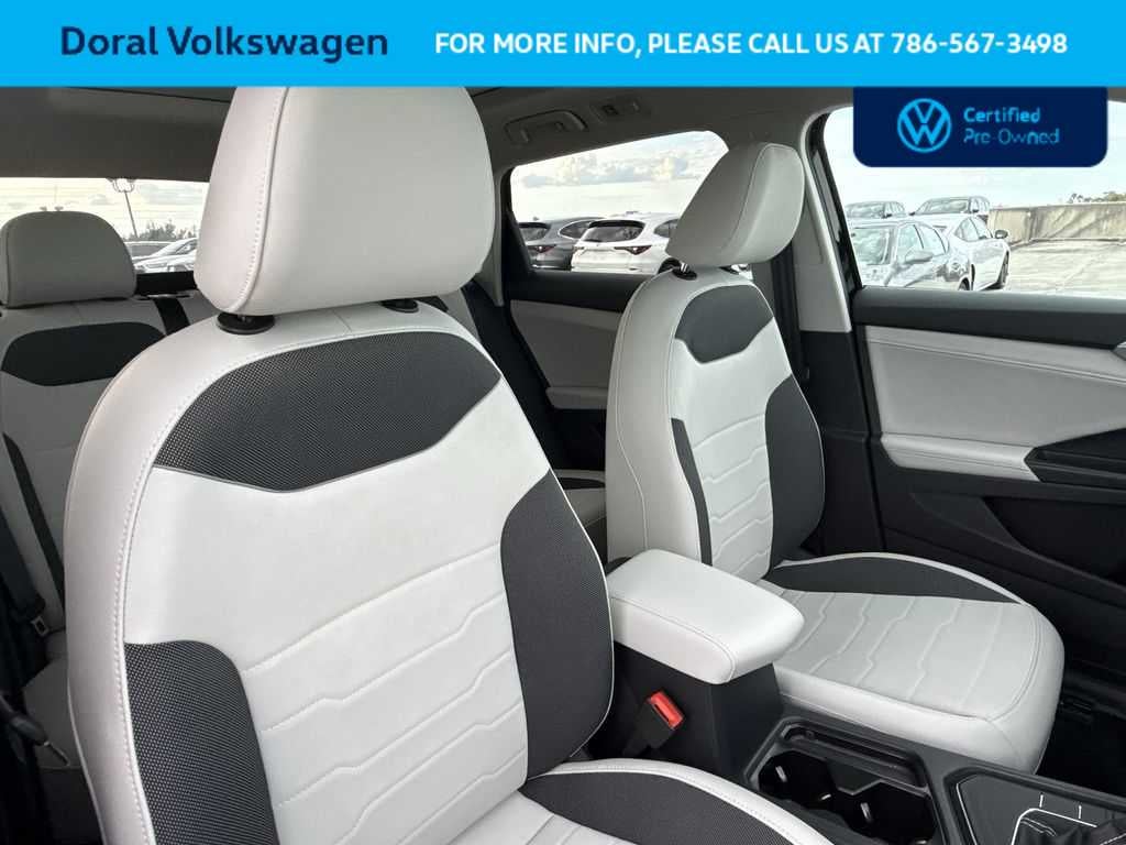 2025 Volkswagen Taos SE