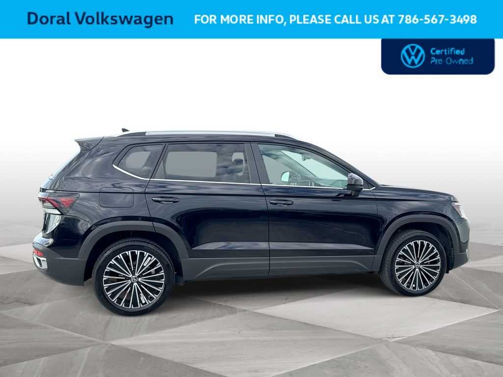 2025 Volkswagen Taos SE