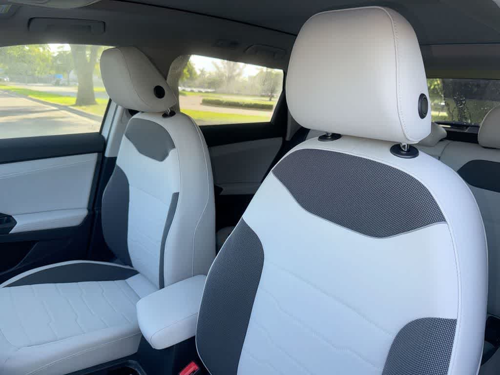 2026 Volkswagen Taos SE