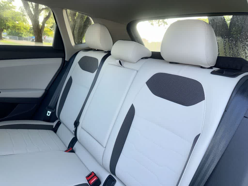 2026 Volkswagen Taos SE