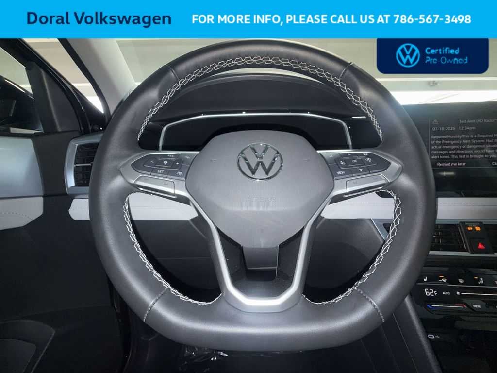 2025 Volkswagen Taos SE