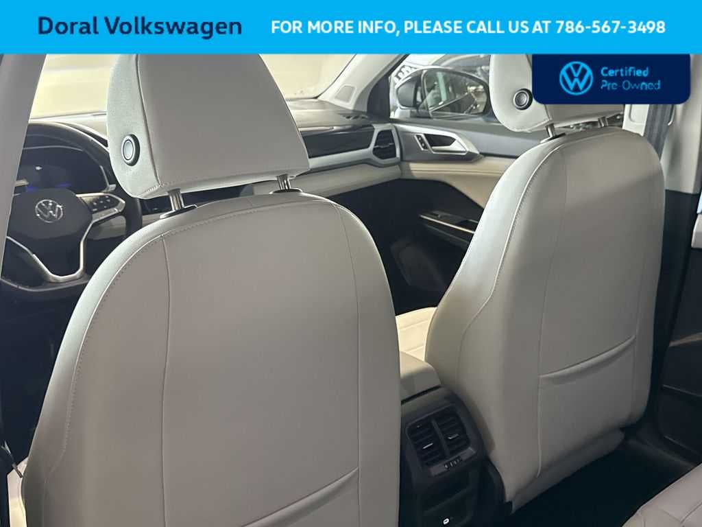 2025 Volkswagen Taos SE