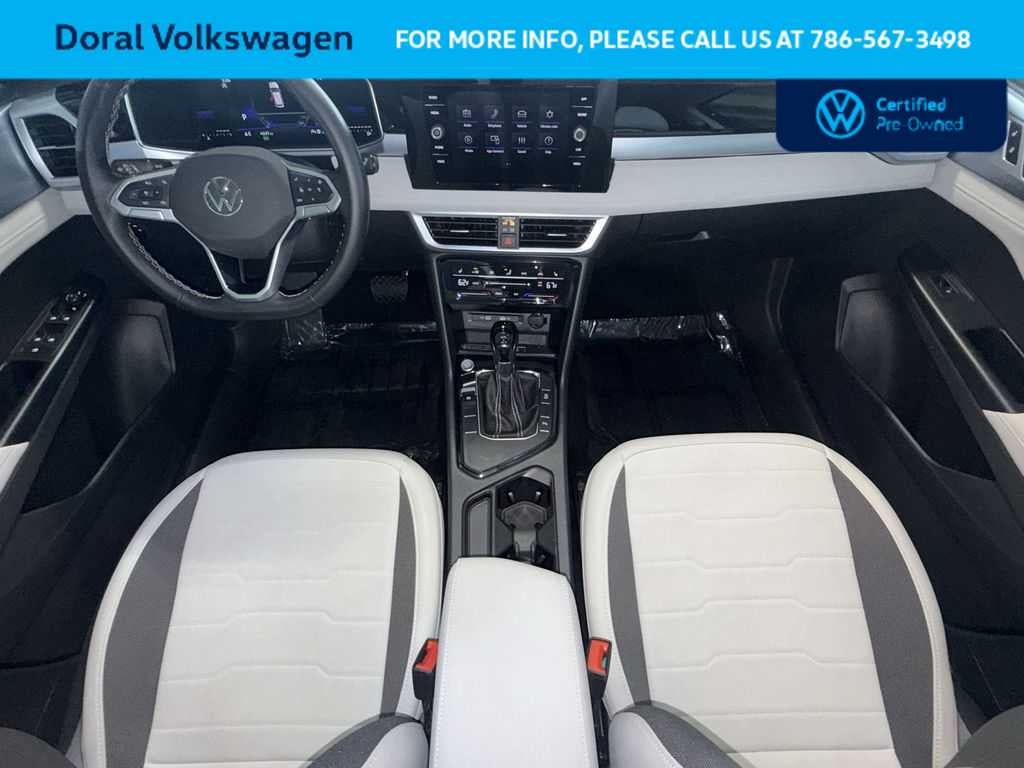 2025 Volkswagen Taos SE