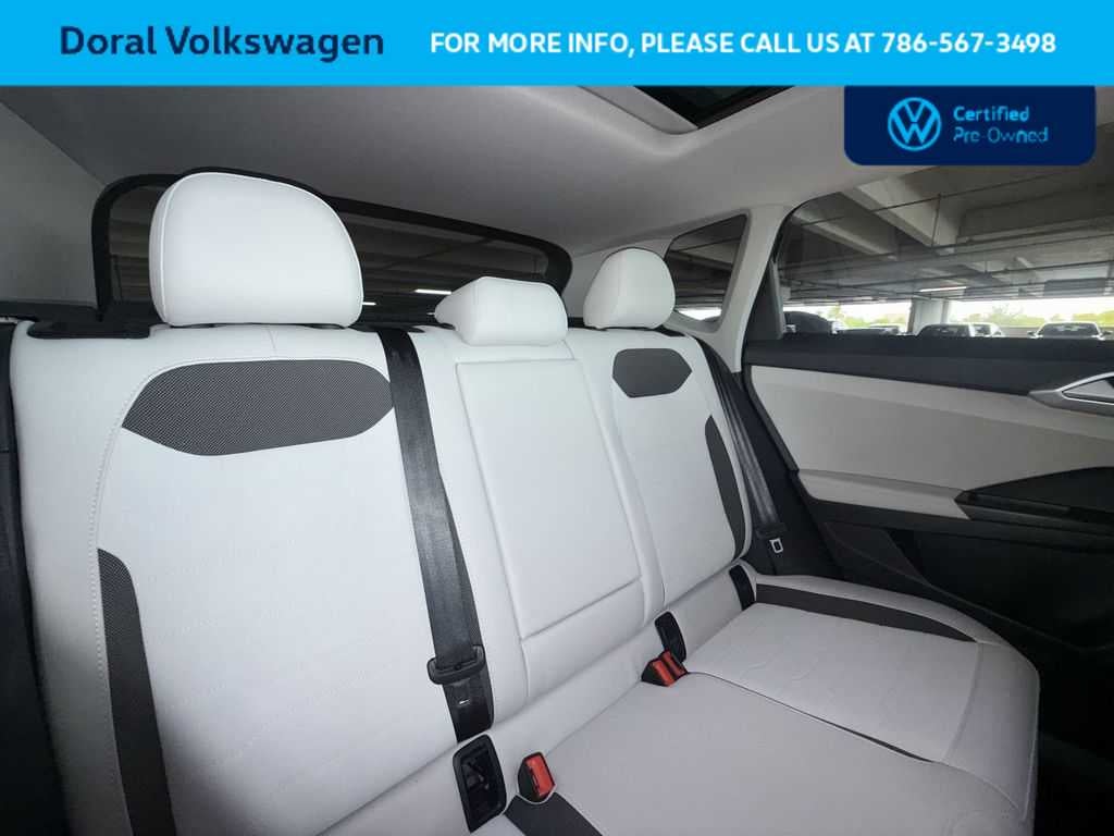 2025 Volkswagen Taos SE