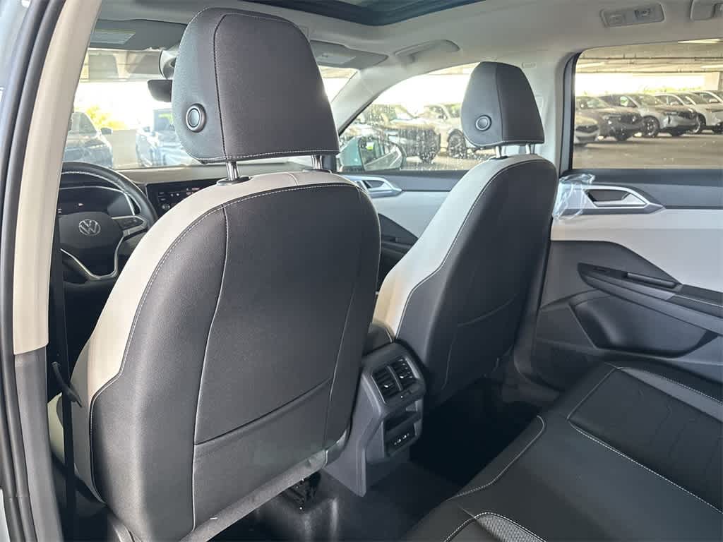 2026 Volkswagen Taos SE